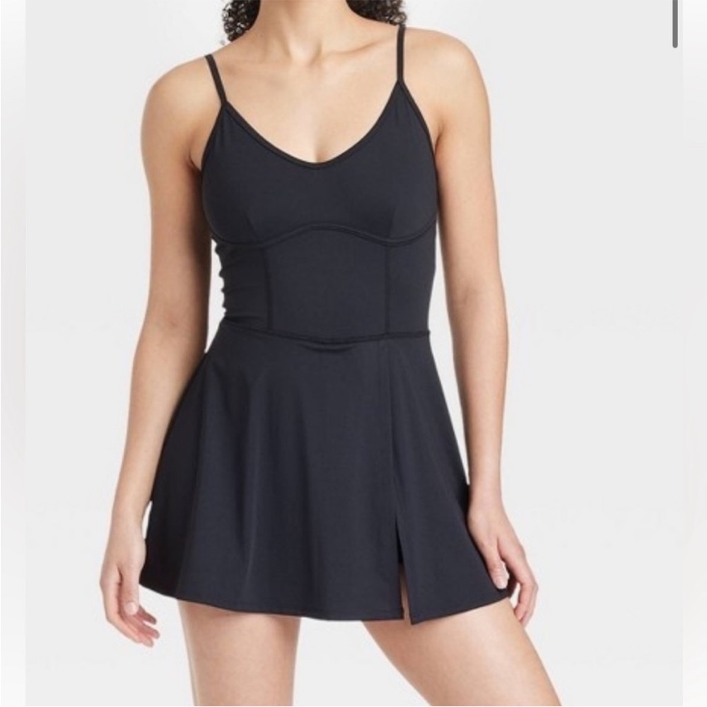 Women’s corset detail active dress